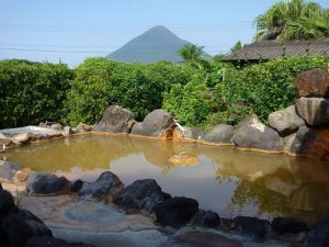 ペンション菜の花館の天然温泉の露天風呂